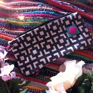 London SOHO Black & White Cosmetic Case